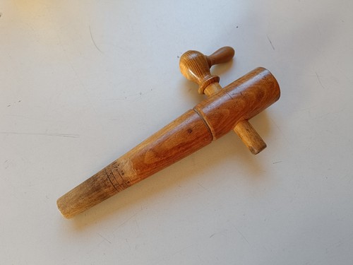 Alter zapfhahn aus holz für - aus,